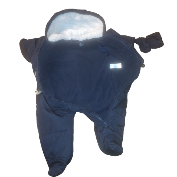 ♥️ 💙 Children's Place Blue Baby Snowsuit 6-9 months attached mittens - Picture 2 of 7